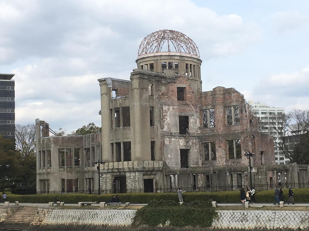 Hotel Park Side Hiroshima Peace Park Экстерьер фото